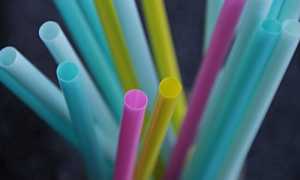 5 побочных эффектов от питья через соломинку для здоровья