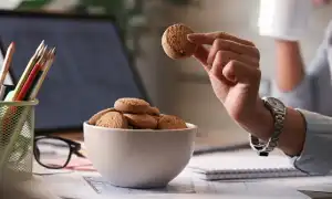 Как научиться не переедать: 6 базовых советов для здоровья
